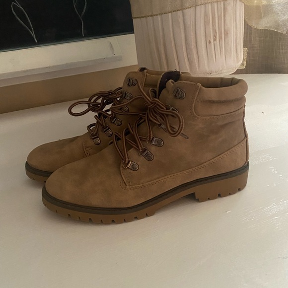 Short Boots - Picture 1 of 2